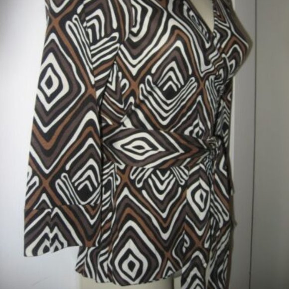 DVF Diane Von Furstenberg JILL Jersey Wrap Top Vintage Tribal Diamond Neutral - Picture 7 of 11